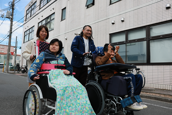 療育センター：散歩