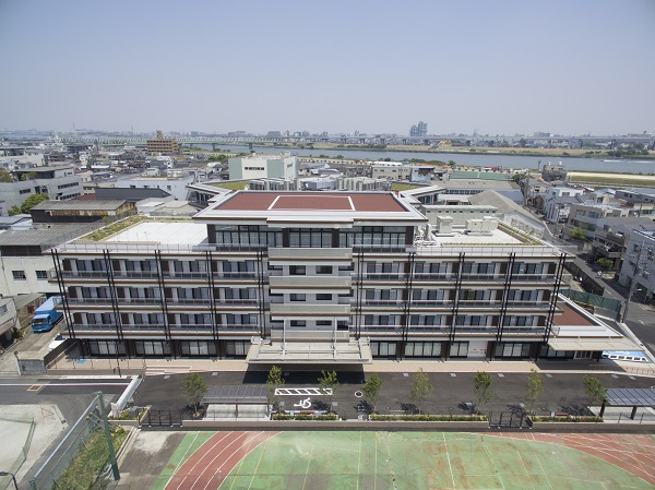 施設写真　施設正面