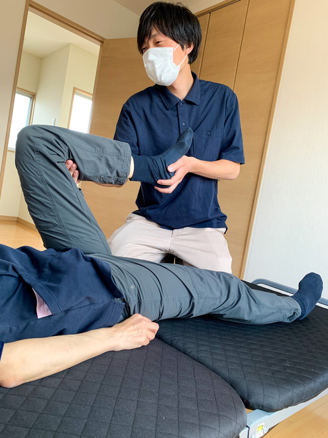 ７