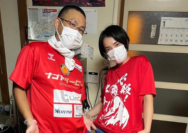 訪問介護は現場で一人になる時間もありますが、ELENAではスタッフ同士の情報共有や相談を大切にしています。分からないことを聞きにくい雰囲気ではなく、先輩や仲間に確認しながら仕事を覚えていけるため、未経験の方も安心してスタートできます。