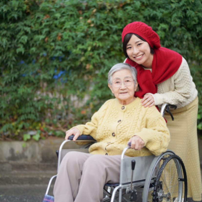 高齢者施設の冬の寒さ対策！暖房やアイテムを用いた温度調整方法を紹介します！