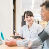 マイナ保険証の移行で何が変わる？仕組みや家族への説明ポイントなどを紹介します！