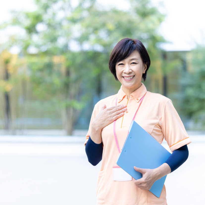 50代未経験から介護職に転職できる？求人応募や面接でのポイントを解説