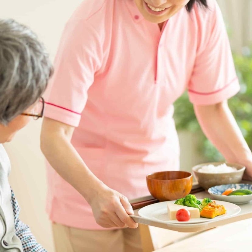 50代からの転職｜採用担当はどう見ている？50代での転職先に介護職をおすすめする5つの理由