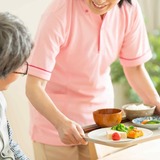 50代からの転職｜採用担当はどう見ている？50代での転職先に介護職をおすすめする5つの理由