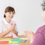 介護職も「慣れ」れば大丈夫？！利用者の命を預かる仕事の不安への向き合い方とは