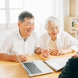 社会福祉士とは？｜資格の取得方法や試験の概要、仕事内容について解説