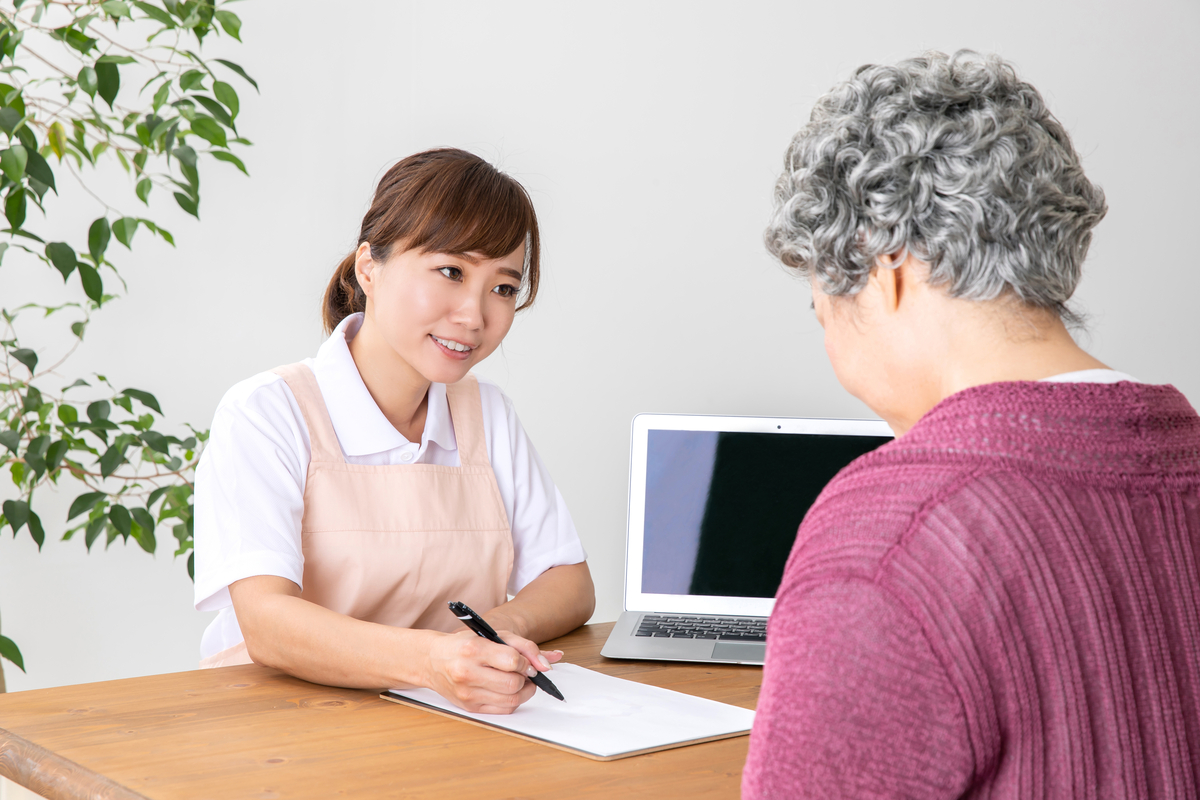 介護業界で転職する場合のおすすめの他職種